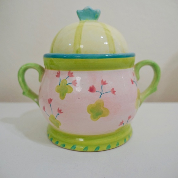 Kimberly Hodges Cupcakes & Cartwheels sugar bow - Picture 8 of 9